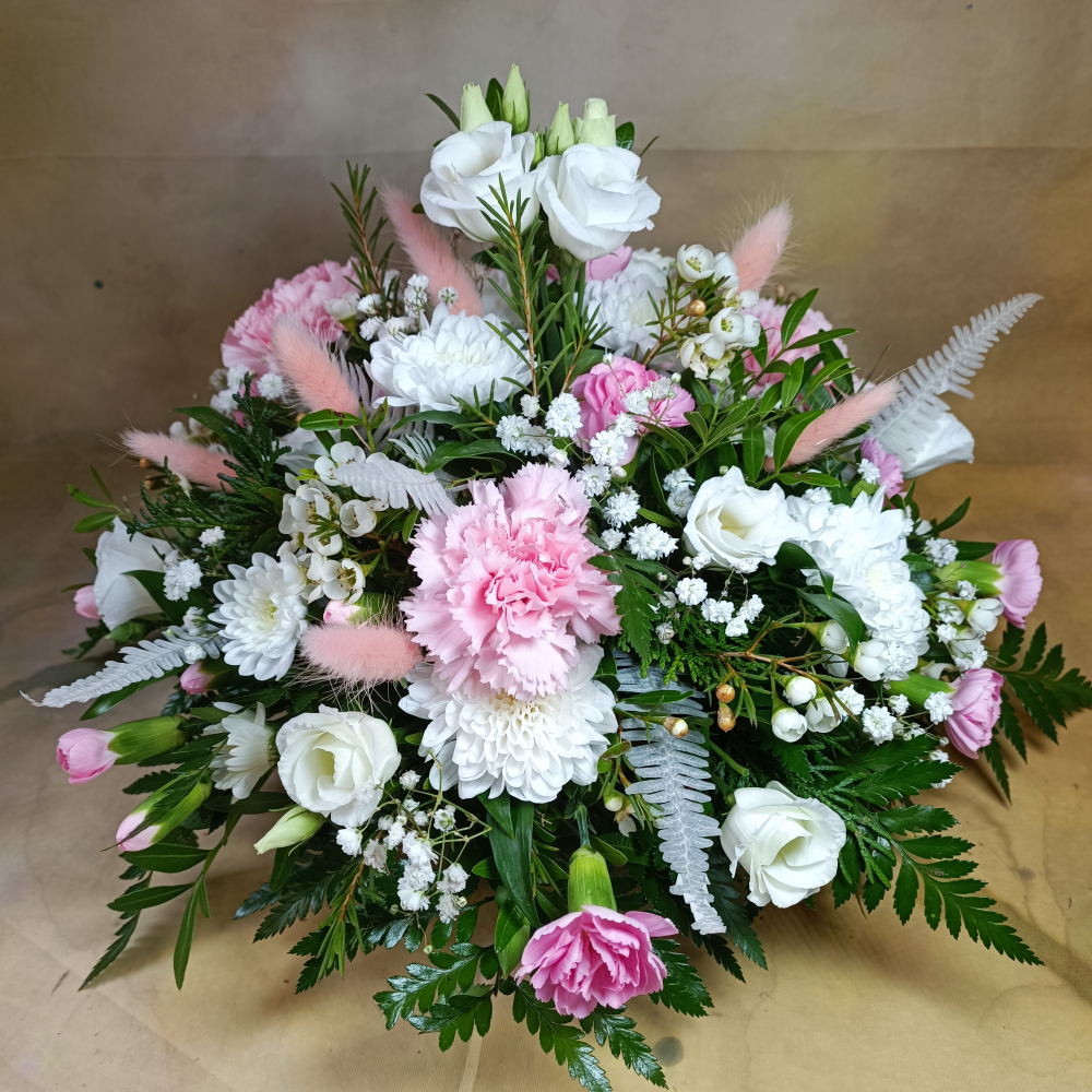 Pink and white posy