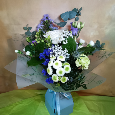 It's a boy - High-quality flowers in white, green and purple