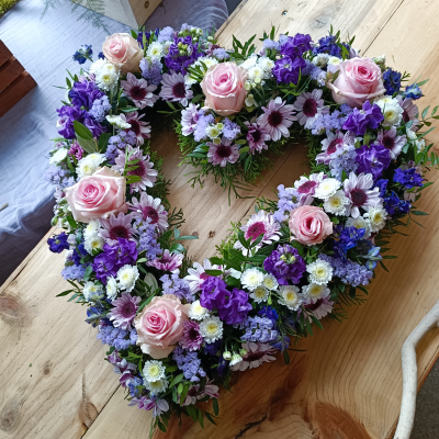 Open heart - A flower arrangement created for those who want to say goodbye to a loved one in a special way.